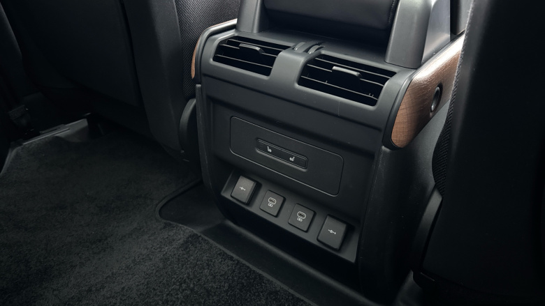 Land Rover Defender 3.0 P400 X 90 3dr Auto Petrol Estate